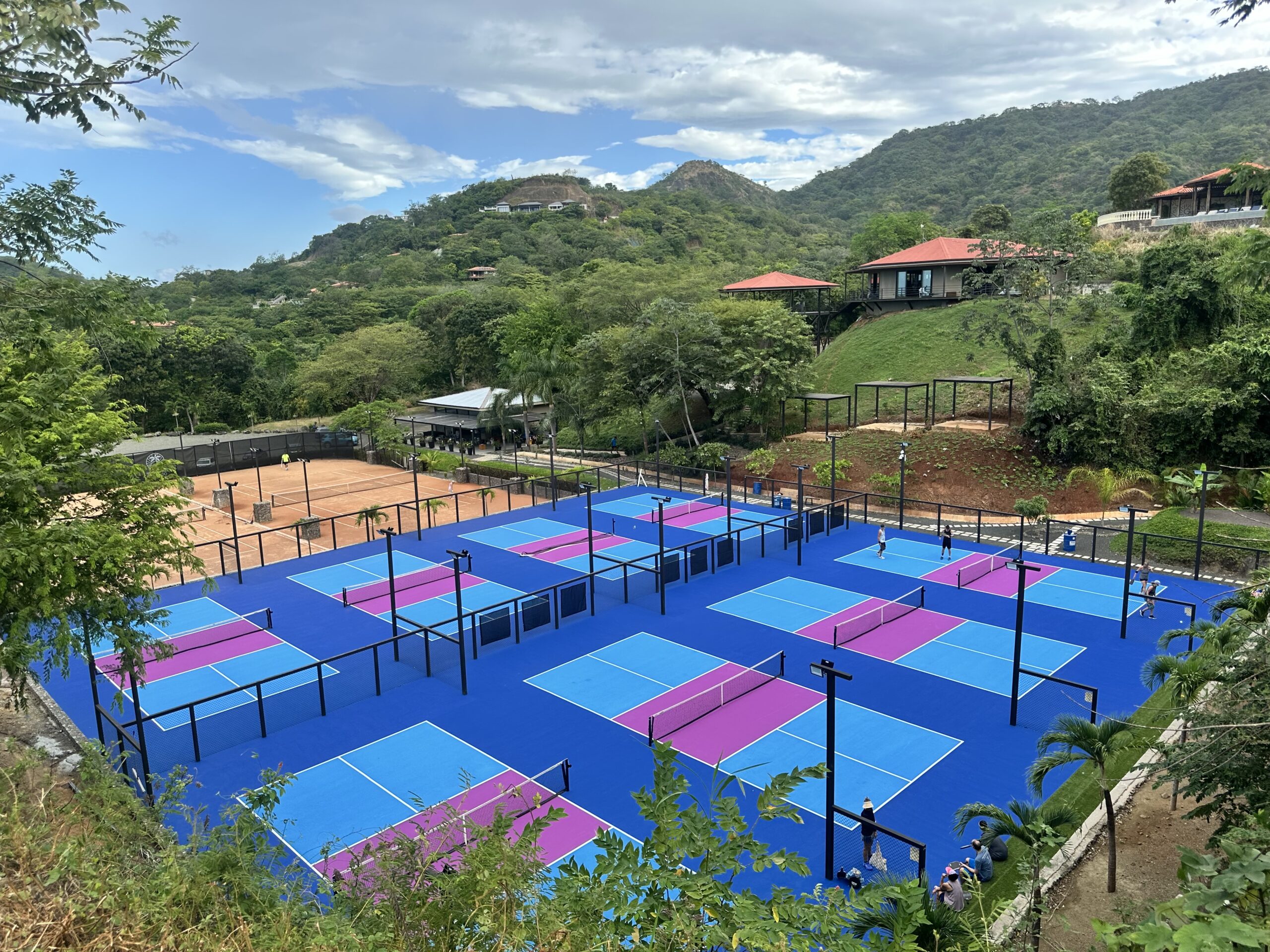 Professional court installation with Acrytech coating