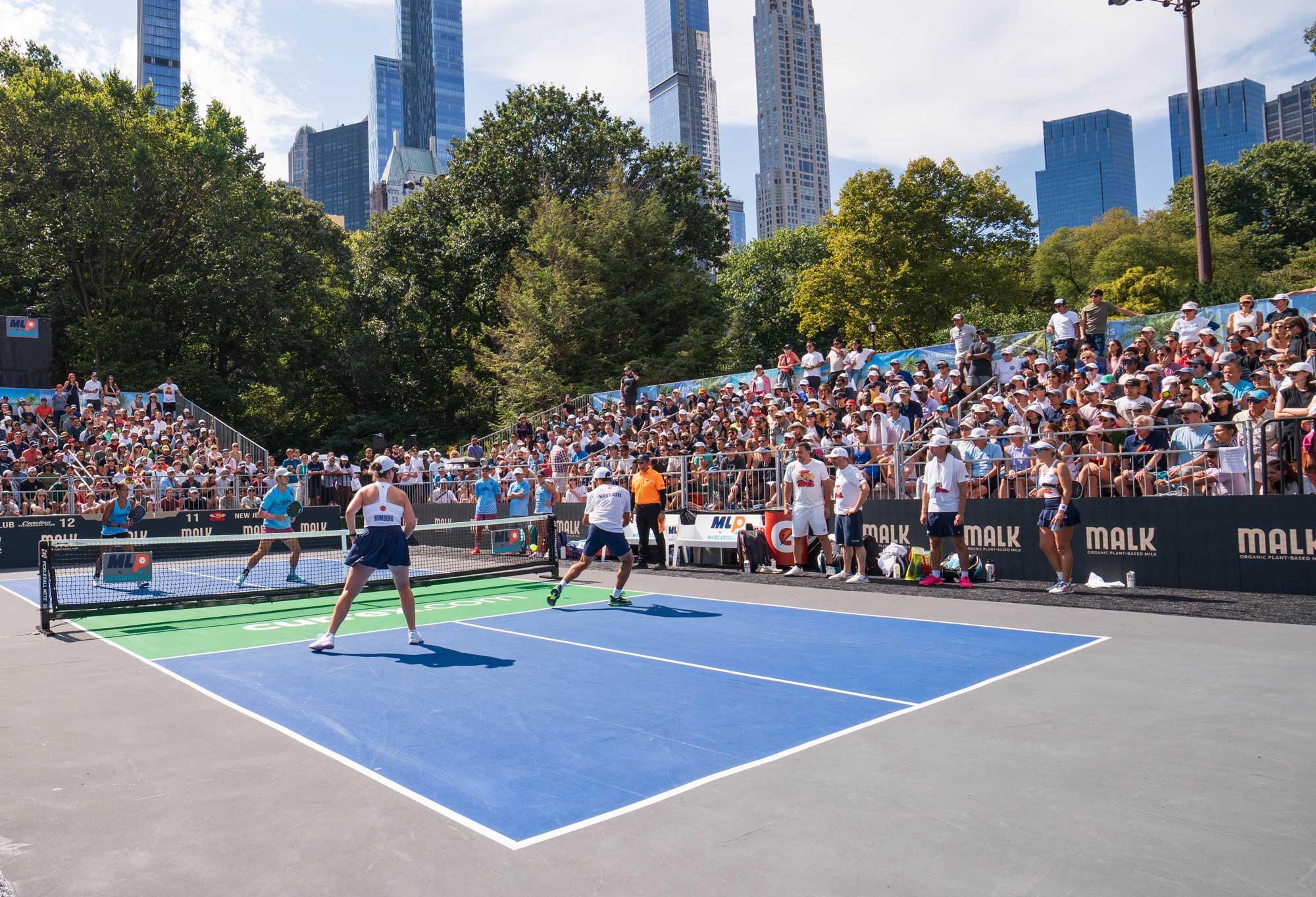 RollX court surface application by Acrytech